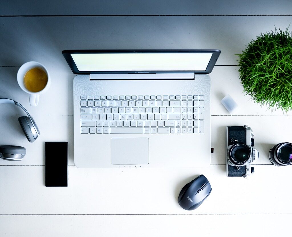 computer, laptop, work place-2982270.jpg